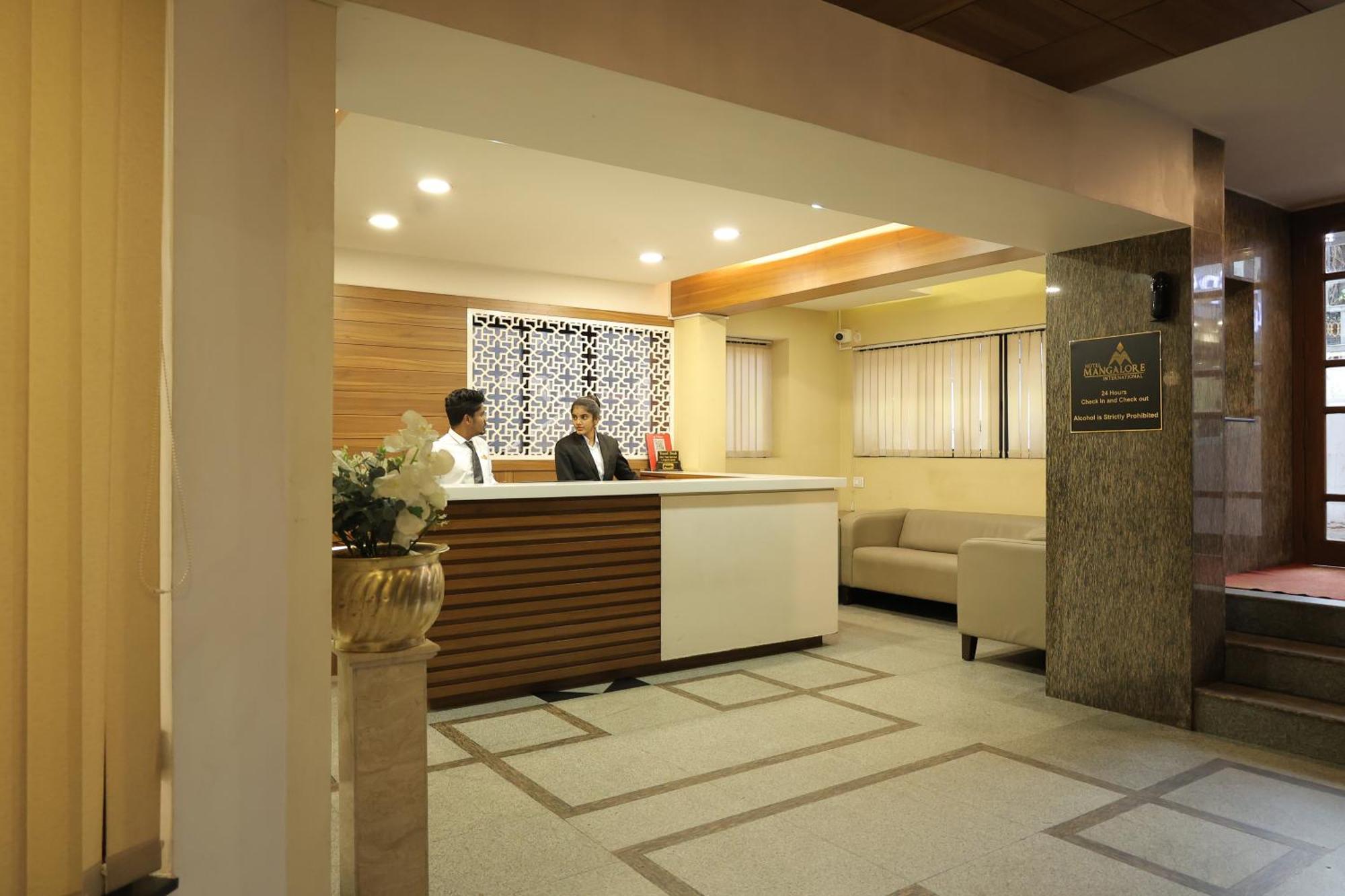 Hotel Mangalore International Esterno foto