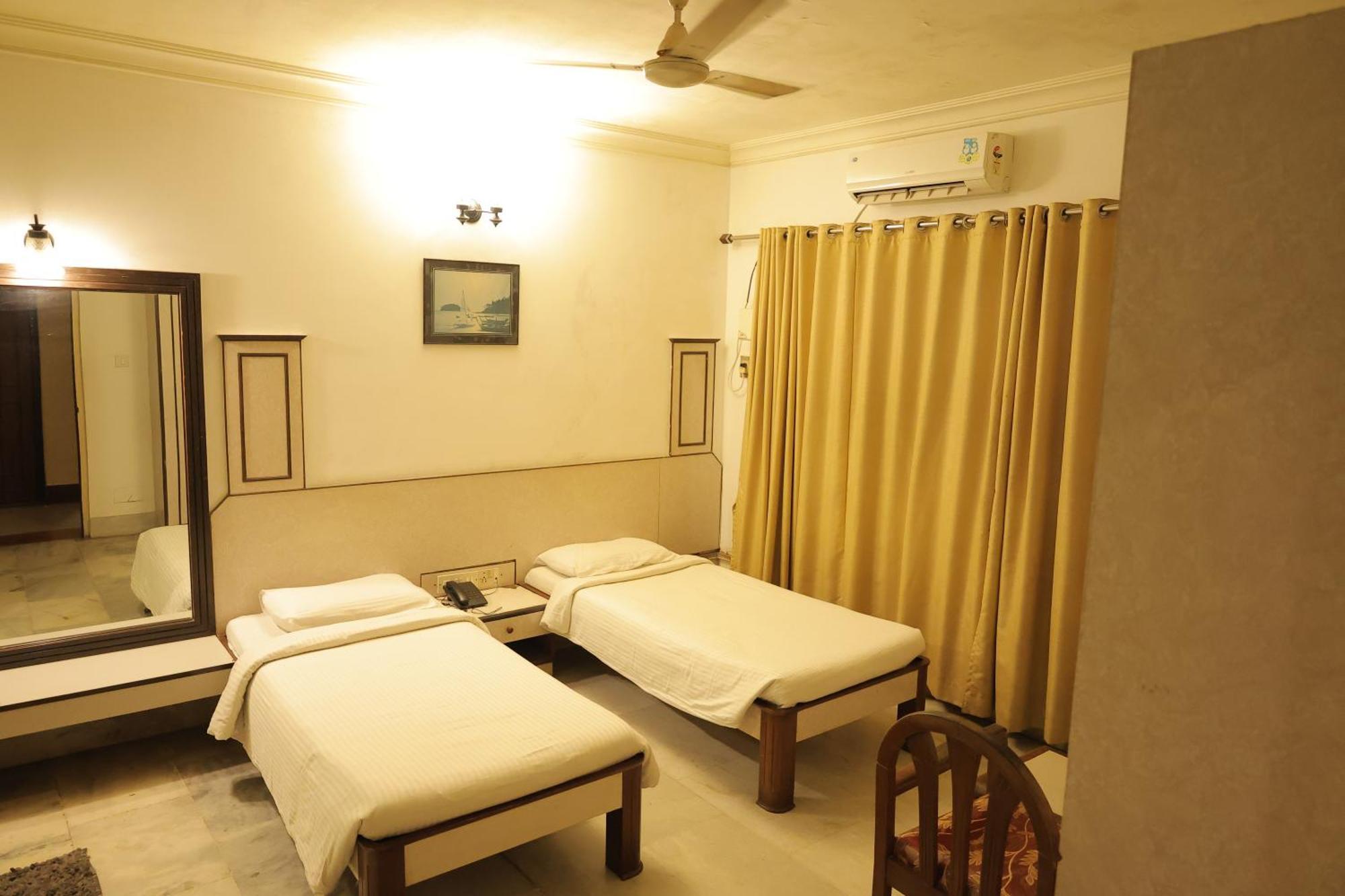 Hotel Mangalore International Esterno foto